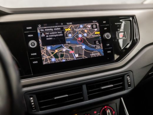 Volkswagen Polo 1.0 TSI Sportline (APPLE CARPLAY, GROOT NAVI, PARKEERSENSOREN, ADAPTIVE CRUISE, GETINT GLAS, SPOR... ActivLease financial lease