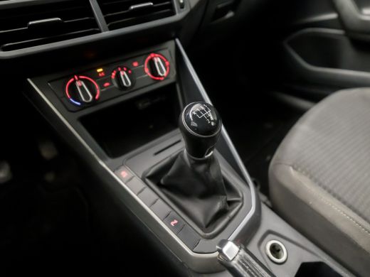 Volkswagen Polo 1.0 TSI Sportline (APPLE CARPLAY, GROOT NAVI, PARKEERSENSOREN, ADAPTIVE CRUISE, GETINT GLAS, SPOR... ActivLease financial lease