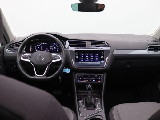Volkswagen Tiguan 1.4 TSI Life Business eHybrid 245PK DSG Full led, trekhaak, adaptive cruise, stuur-stoelverwarmin... ActivLease financial lease