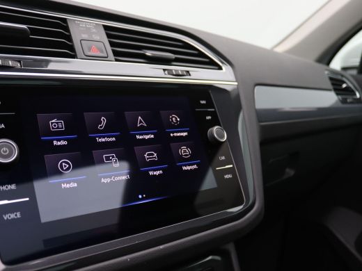 Volkswagen Tiguan 1.4 TSI Life Business eHybrid 245PK DSG Full led, trekhaak, adaptive cruise, stuur-stoelverwarmin... ActivLease financial lease
