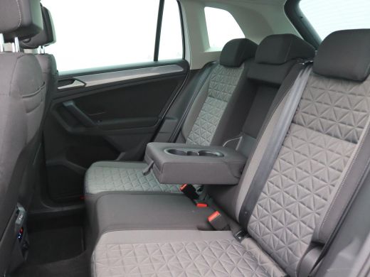 Volkswagen Tiguan 1.4 TSI Life Business eHybrid 245PK DSG Full led, trekhaak, adaptive cruise, stuur-stoelverwarmin... ActivLease financial lease