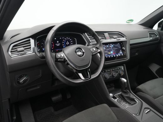 Volkswagen Tiguan Allspace 1.5 150pk DSG TSI Highline Business R Trekhaak Panoramadak Parkassist Stoelverwarming Camera Virt... ActivLease financial lease