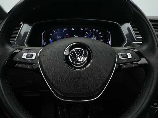 Volkswagen Tiguan Allspace 1.5 150pk DSG TSI Highline Business R Trekhaak Panoramadak Parkassist Stoelverwarming Camera Virt... ActivLease financial lease