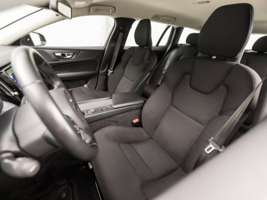 Volvo  V60 2.0 B3 Momentum Advantage 164Pk Automaat (APPLE CARPLAY, GROOT NAVI, CAMERA, ADAPTIVE CRUISE, SPO... ActivLease financial lease