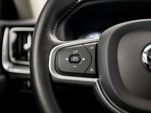 Volvo  V60 2.0 B3 Momentum Advantage 164Pk Automaat (APPLE CARPLAY, GROOT NAVI, CAMERA, ADAPTIVE CRUISE, SPO... ActivLease financial lease