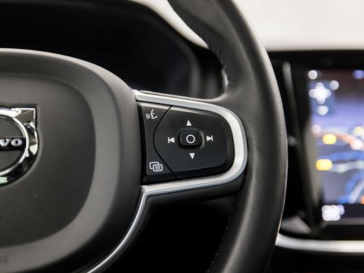 Volvo  V60 2.0 B3 Momentum Advantage 164Pk Automaat (APPLE CARPLAY, GROOT NAVI, CAMERA, ADAPTIVE CRUISE, SPO... ActivLease financial lease