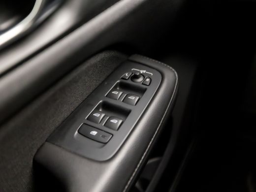 Volvo  V60 2.0 B3 Momentum Advantage 164Pk Automaat (APPLE CARPLAY, GROOT NAVI, CAMERA, ADAPTIVE CRUISE, SPO... ActivLease financial lease
