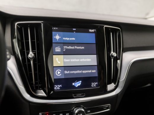 Volvo  V60 2.0 B3 Momentum Advantage 164Pk Automaat (APPLE CARPLAY, GROOT NAVI, CAMERA, ADAPTIVE CRUISE, SPO... ActivLease financial lease