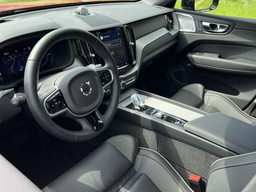 Volvo  XC60 2.0 T8 Plug-in hybrid AWD Ultra Dark Heico Sportiv | Actief Sportuitlaatsysteem | Luchtvering | H... ActivLease financial lease