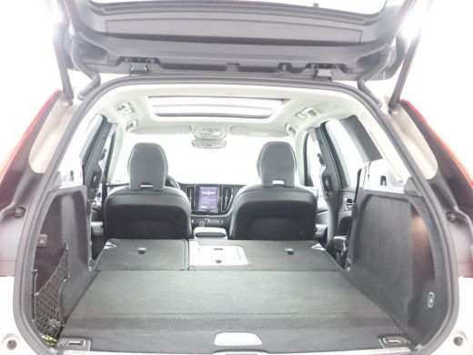 Volvo  XC60 T6 AWD Plus Dark | 360 graden camera | Semi elektrische trekhaak | HStoel & stuurwielverwarming |... ActivLease financial lease