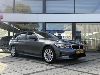 BMW 3 Serie Touring 318d Business Edition | Navi | ECC | Trekhaak |