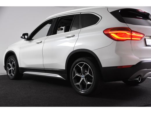 BMW X1 sDrive18i *1ste Eigenaar*Leer*Navigatie*HUD*Panoramadak* ActivLease financial lease