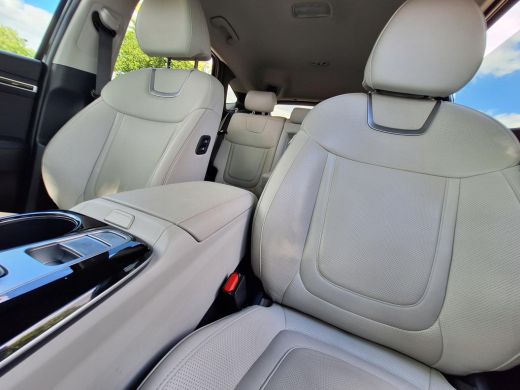 Hyundai Tucson 1.6 T-GDI HEV Premium | Rijklaarprijs! | Trekhaak 1.650kg! | Climate Control 3 zone | Adaptive Cr... ActivLease financial lease