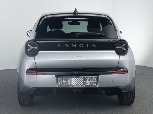 Lancia Ypsilon LX | 10.25" Infotainment met touchscreen | ADAM (Autonomous Driving Assistance Manouvre) | Adapti... ActivLease financial lease