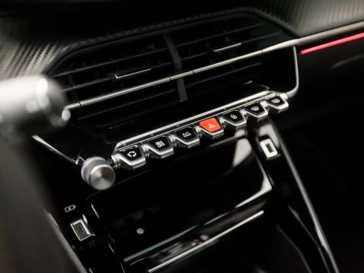Peugeot 208 1.2 PureTech GT Automaat (PANORAMADAK, APPLE CARPLAY, GROOT NAVI, VIRTUAL COCKPIT, 360 CAMERA, LE... ActivLease financial lease
