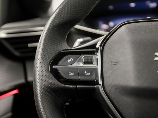 Peugeot 208 1.2 PureTech GT Automaat (PANORAMADAK, APPLE CARPLAY, GROOT NAVI, VIRTUAL COCKPIT, 360 CAMERA, LE... ActivLease financial lease