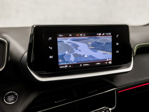 Peugeot 208 1.2 PureTech GT Automaat (PANORAMADAK, APPLE CARPLAY, GROOT NAVI, VIRTUAL COCKPIT, 360 CAMERA, LE... ActivLease financial lease