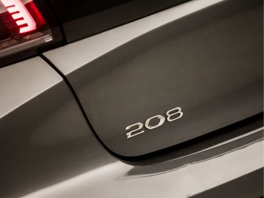 Peugeot 208 1.2 PureTech GT Automaat (PANORAMADAK, APPLE CARPLAY, GROOT NAVI, VIRTUAL COCKPIT, 360 CAMERA, LE... ActivLease financial lease