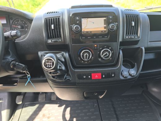 Peugeot Boxer 335 2.2 BlueHDi L2 H2 - 140 Pk - Euro 6 - Navi - ParkeerCamera - Airco - Cruise Control ActivLease financial lease
