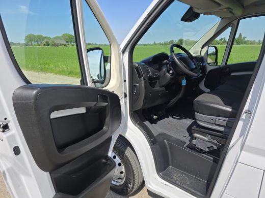 Peugeot Boxer 335 2.2 BlueHDi L2 H2 - 140 Pk - Euro 6 - Navi - ParkeerCamera - Airco - Cruise Control ActivLease financial lease