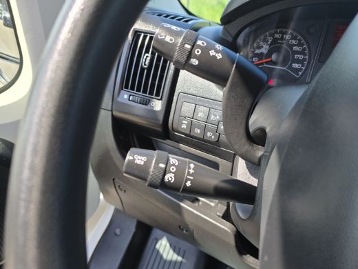 Peugeot Boxer 335 2.2 BlueHDi L2 H2 - 140 Pk - Euro 6 - Navi - ParkeerCamera - Airco - Cruise Control ActivLease financial lease