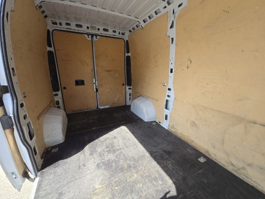 Peugeot Boxer 335 2.2 BlueHDi L2 H2 - 140 Pk - Euro 6 - Navi - ParkeerCamera - Airco - Cruise Control ActivLease financial lease