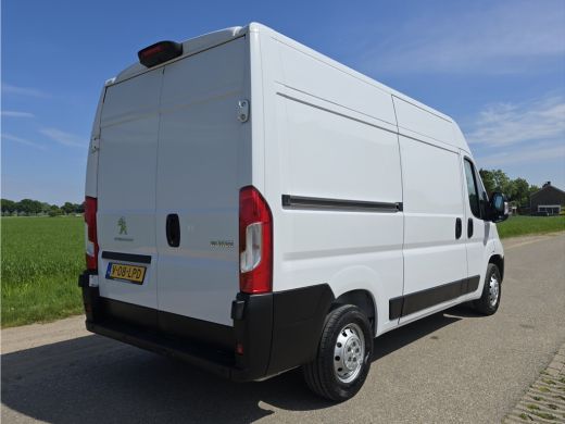 Peugeot Boxer 335 2.2 BlueHDi L2 H2 - 140 Pk - Euro 6 - Navi - ParkeerCamera - Airco - Cruise Control ActivLease financial lease