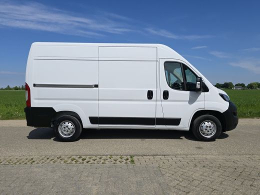 Peugeot Boxer 335 2.2 BlueHDi L2 H2 - 140 Pk - Euro 6 - Navi - ParkeerCamera - Airco - Cruise Control ActivLease financial lease