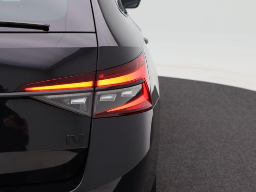 Skoda Superb Combi 1.4 TSi 218 Pk Automaat iV Sportline Business | Adaptive Cruise | CarPlay | Navigatie | Blu... ActivLease financial lease