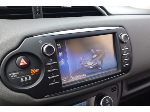 Toyota Yaris 1.5 Hybrid Dynamic Camera / Climate Control / Navigatie / 1e eigenaar ActivLease financial lease