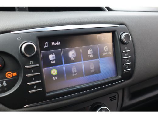 Toyota Yaris 1.5 Hybrid Dynamic Camera / Climate Control / Navigatie / 1e eigenaar ActivLease financial lease