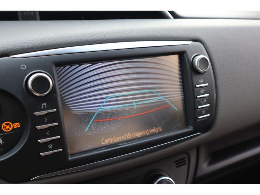 Toyota Yaris 1.5 Hybrid Dynamic Camera / Climate Control / Navigatie / 1e eigenaar ActivLease financial lease