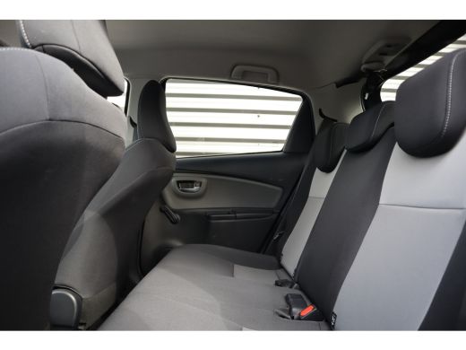 Toyota Yaris 1.5 Hybrid Dynamic Camera / Climate Control / Navigatie / 1e eigenaar ActivLease financial lease