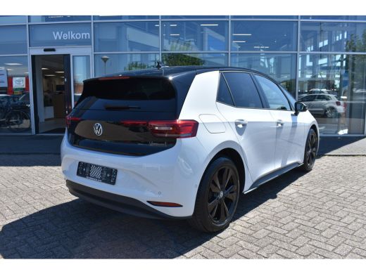 Volkswagen ID.3 Pro Business Inclusief €2000,- inruilvoordeel | BLACK PACK | STOEL + STUURVERW. | CAMERA ActivLease financial lease