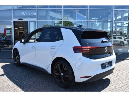 Volkswagen ID.3 Pro Business Inclusief €2000,- inruilvoordeel | BLACK PACK | STOEL + STUURVERW. | CAMERA ActivLease financial lease