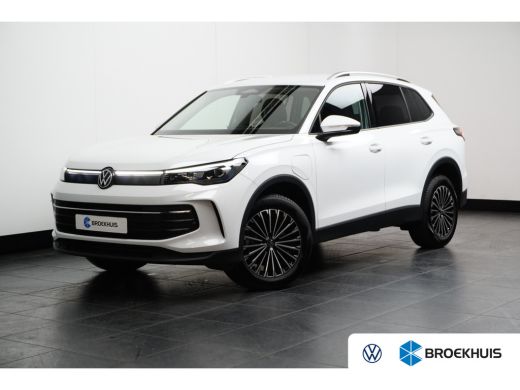Volkswagen Tiguan 1.5 eHybrid DSG-6 204PK Life Edition | TREKHAAK | AUTO A. KLEP | STUUR + STOELVERW. Volkswagen Tiguan 1.5 eHybrid DSG-6 204PK Life Edition | TREKHAAK | AUTO A. KLEP | STUUR + STOELVERW.