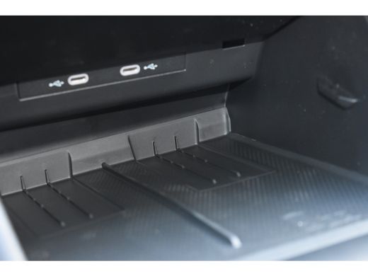 Volkswagen Tiguan Life Edition - eHybrid TREKHAAK | AUTO. A KLEP | STUUR + STOELVERW. | NAVIGATIE ActivLease financial lease