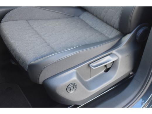 Volkswagen Tiguan Life Edition - eHybrid TREKHAAK | AUTO. A KLEP | STUUR + STOELVERW. | NAVIGATIE ActivLease financial lease