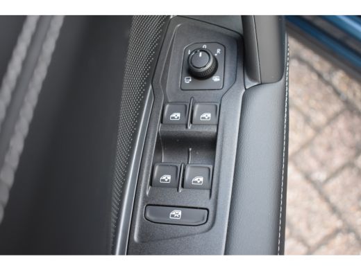 Volkswagen Tiguan Life Edition - eHybrid TREKHAAK | AUTO. A KLEP | STUUR + STOELVERW. | NAVIGATIE ActivLease financial lease