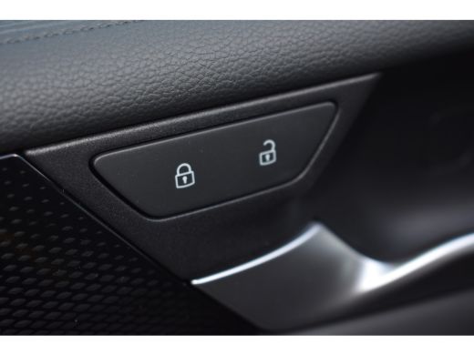 Volkswagen Tiguan Life Edition - eHybrid TREKHAAK | AUTO. A KLEP | STUUR + STOELVERW. | NAVIGATIE ActivLease financial lease