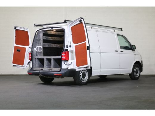 Volkswagen Transporter 2.0 TDI L2 H1 Euro 6 Airco Cruise Trekhaak ActivLease financial lease