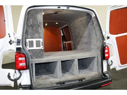 Volkswagen Transporter 2.0 TDI L2 H1 Euro 6 Airco Cruise Trekhaak ActivLease financial lease