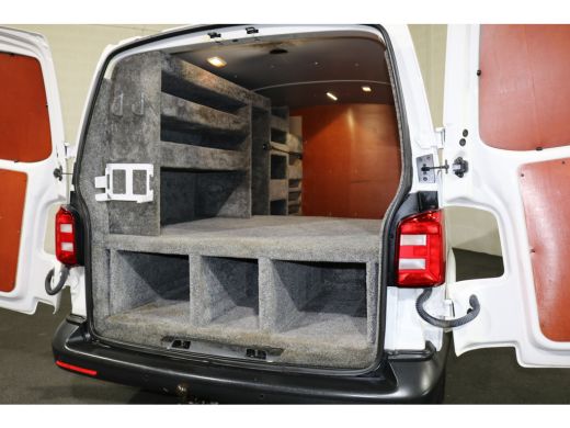 Volkswagen Transporter 2.0 TDI L2 H1 Euro 6 Airco Cruise Trekhaak ActivLease financial lease