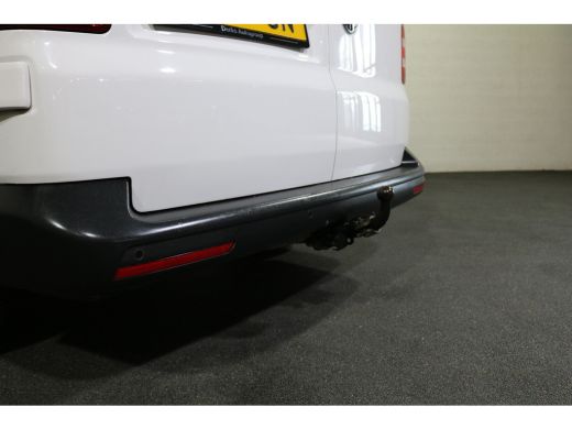 Volkswagen Transporter 2.0 TDI L2 H1 Euro 6 Airco Cruise Trekhaak ActivLease financial lease