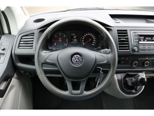 Volkswagen Transporter 2.0 TDI L2 H1 Euro 6 Airco Cruise Trekhaak ActivLease financial lease