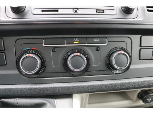 Volkswagen Transporter 2.0 TDI L2 H1 Euro 6 Airco Cruise Trekhaak ActivLease financial lease