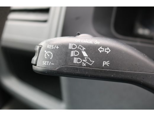 Volkswagen Transporter 2.0 TDI L2 H1 Euro 6 Airco Cruise Trekhaak ActivLease financial lease