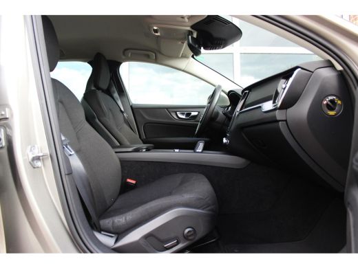 Volvo  V60 2.0 B3 Business Pro | 1e eigenaar | BTW auto | Origineel NL | LED | Camera | Stuurverwarming | 17... ActivLease financial lease