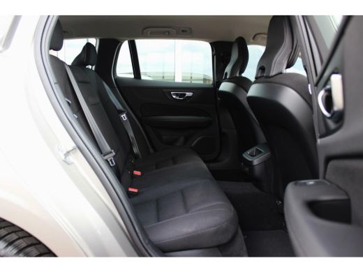 Volvo  V60 2.0 B3 Business Pro | 1e eigenaar | BTW auto | Origineel NL | LED | Camera | Stuurverwarming | 17... ActivLease financial lease