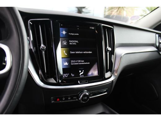 Volvo  V60 2.0 B3 Business Pro | 1e eigenaar | BTW auto | Origineel NL | LED | Camera | Stuurverwarming | 17... ActivLease financial lease